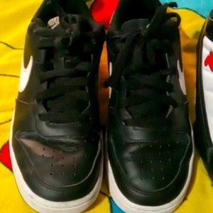 Nike shoes (taking offers) in great condition